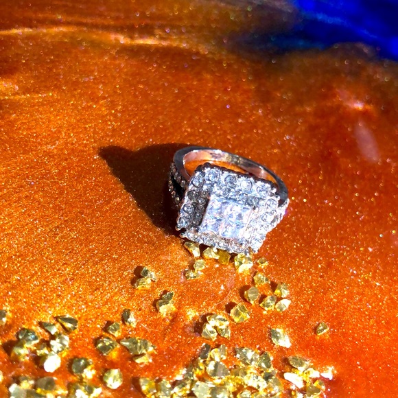 Princess Harry Winston Cut Simulated Diamond - Picture 3 of 4